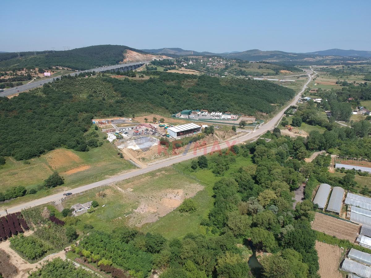 PENDİK KURNAKÖYVİAPORTA YAKIN  KİRALIK 967 M2 HİSSELİ TARLA