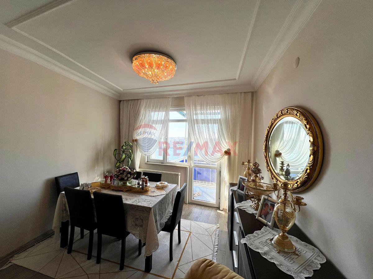 SATILIK | BEYOĞLU HALİÇ MANZARALI TARİHİ DOKULU FERAH 4+1 DAİRE