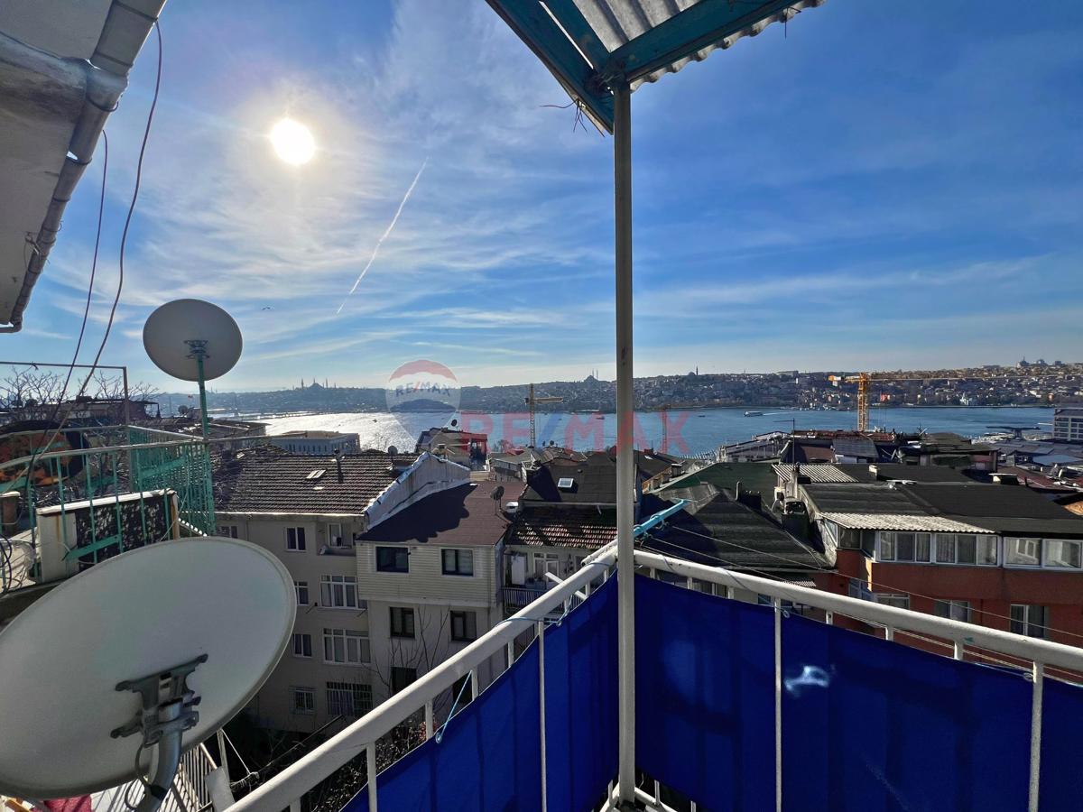 SATILIK | BEYOĞLU HALİÇ MANZARALI TARİHİ DOKULU FERAH 4+1 DAİRE