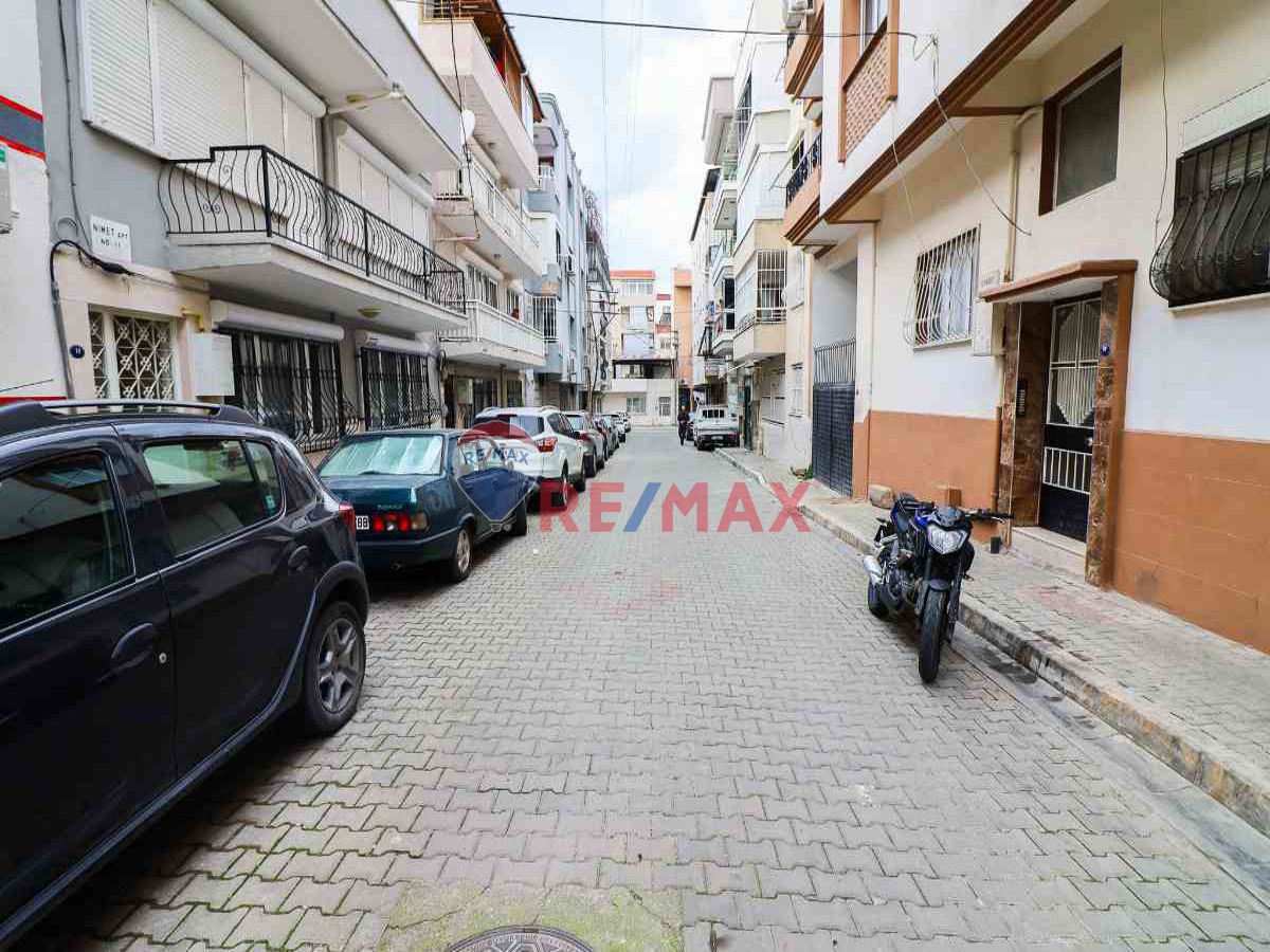 KARABAĞLAR BAHÇELIEVLER MAHALLESINDE İMARLI ARSA