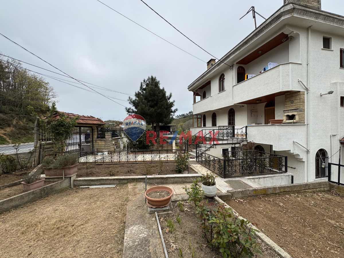 ŞILE SOFULAR KÖYÜ ANAYOLA CEPHE KIYMETLI KONUMDA ARSA+ 4 KATBINA