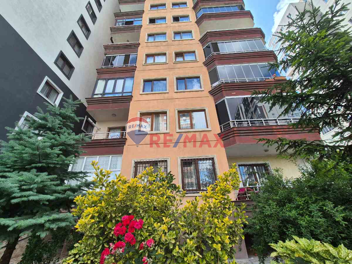 BEYLIKDÜZÜ ADNANKAHVECI MERKEZI KONUMDA 185M2 3+1 SATILIK DAIRE
