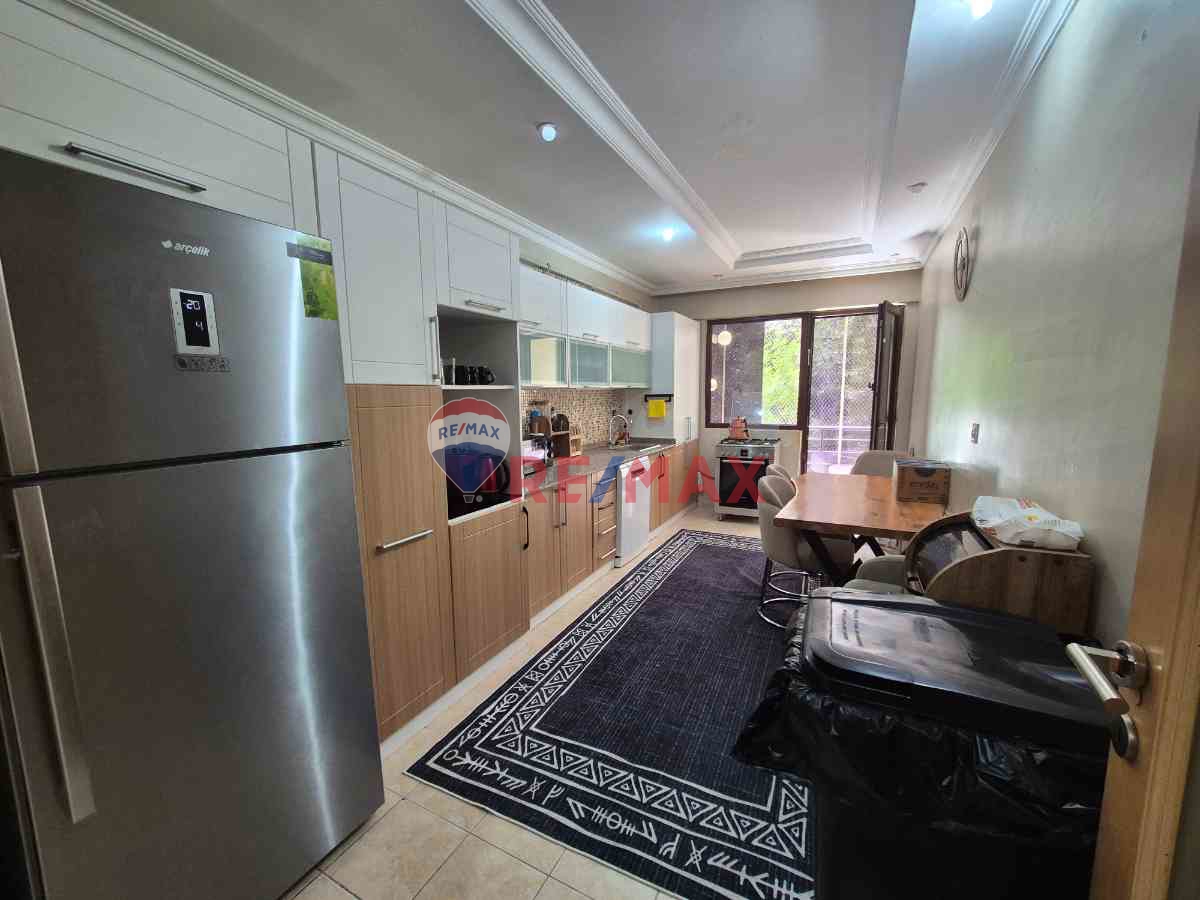 BEYLIKDÜZÜ ADNANKAHVECI MERKEZI KONUMDA 185M2 3+1 SATILIK DAIRE