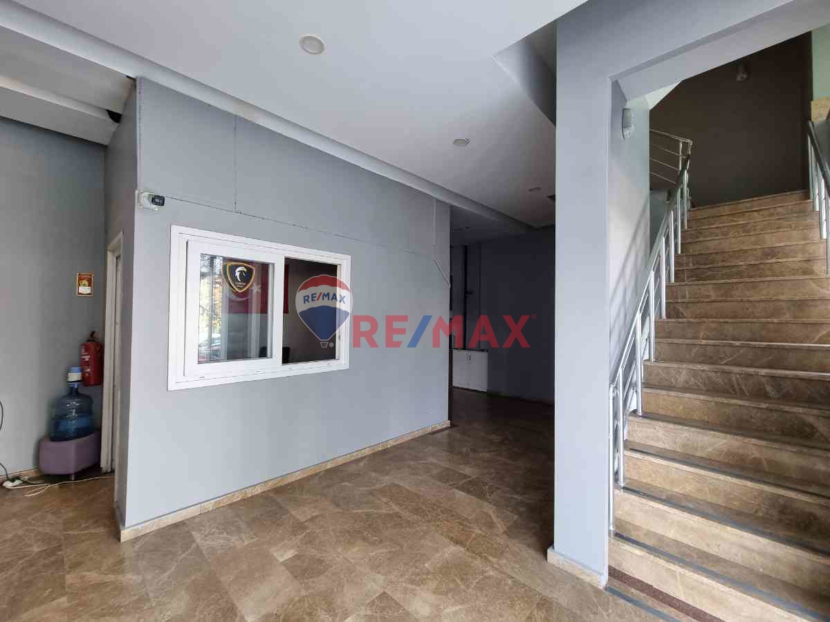 METROBÜS DURAĞINA 2 DK MESAFEDE 5+1 PRESTİJLİ 420M² KİRALIK OFİS