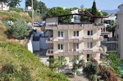 KUŞADASI KADINLAR DENİZİNDE 17 ODALI PANSİYON