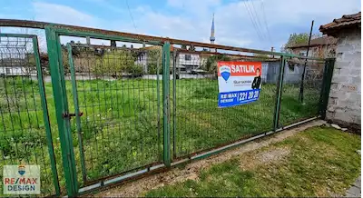 ERENLER PİRAHMETLER 2000M2 DE SATILIK MÜSTAKİL EV REMAX DESIGN