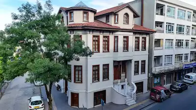 REMAX ŞİRVAN'DAN 2. DERECE TESCİLLİ SATILIK TARİHİ KÖŞK & KONAK