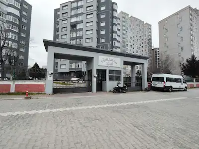 TÜYAP’IN HEMEN ARKASINDA – GÜZEL MEVSİM SİTESİ’NDE SATILIK 3+1 DAİRE