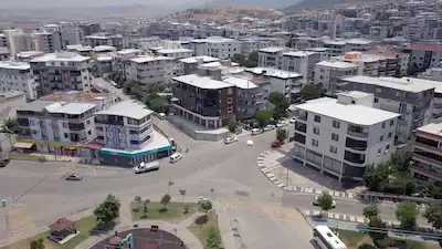 ALİAĞA YENİMAHALLE MERKEZDE DEPOLU BRÜT 430 M2 KİRALIK SIFIR DÜKKAN