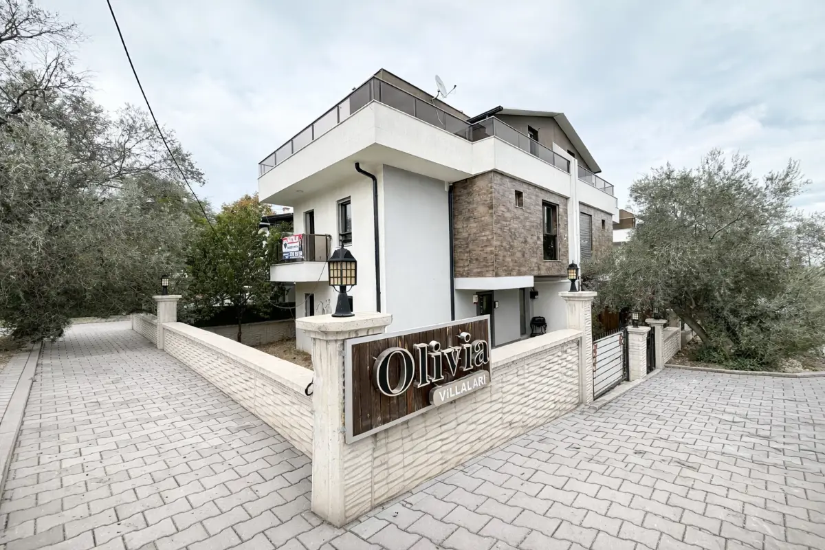 URLA DENİZLİ MAH’DE KIRALIK VİLLA 