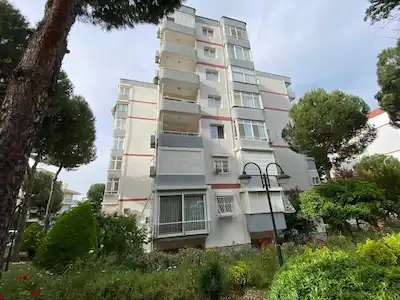 BALÇOVA SITE KONFORUNDA 3+1 OTOPARKLI ARAKAT SATILIK DAIRE