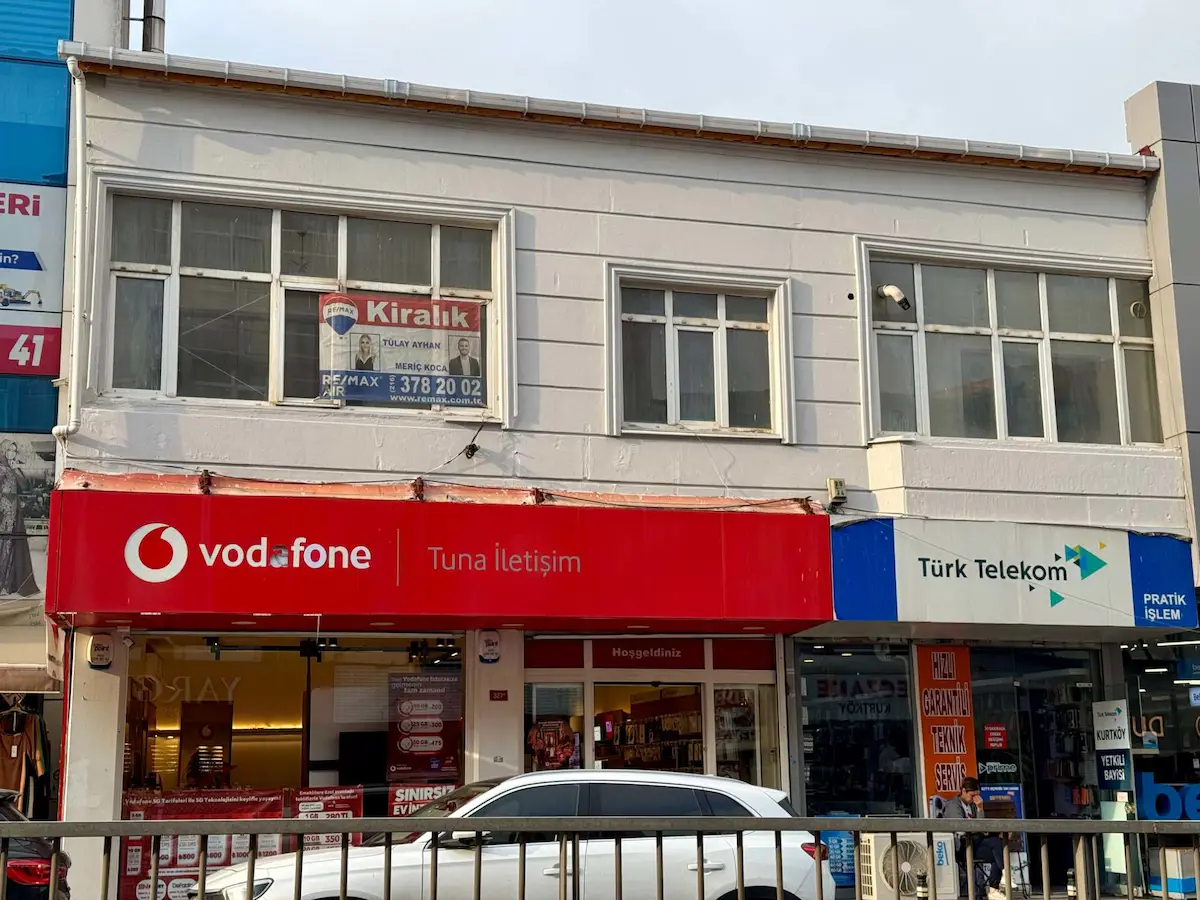 KURTKÖY’DE ANKARA CADDESİ ÜZERİNDE TABELA DEĞERİ YÜKSEK KİRALIK OFİS