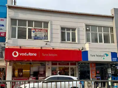 KURTKÖY’DE ANKARA CADDESİ ÜZERİNDE TABELA DEĞERİ YÜKSEK KİRALIK OFİS