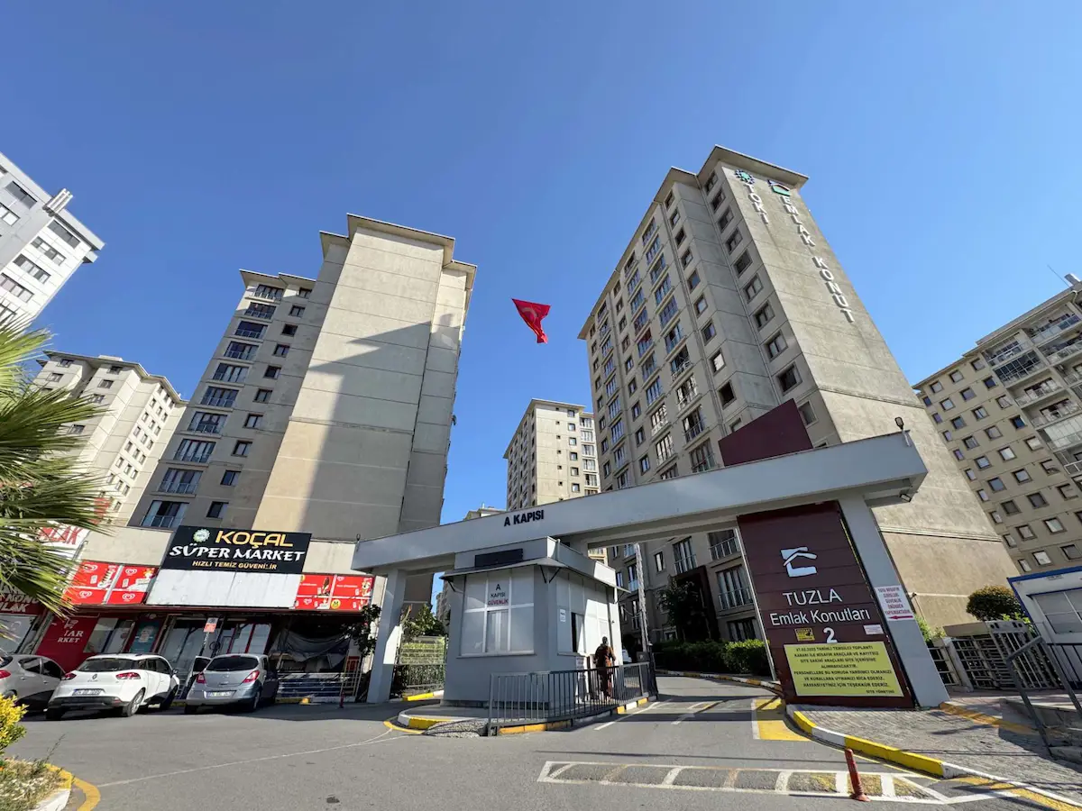 TUZLA AYDINLI EMLAK KONUT SATILIK 2+1 BOŞ ARAKAT DAİRE