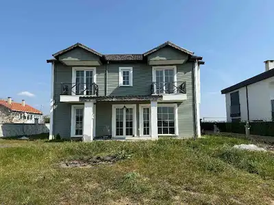 REMAX LAVANDA DAN 800M2 ARSA İÇİNDE 210M2 ÖZEL VİLLA