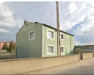 REMAX İLKE'DEN AŞKALE'DE MÜSTAKİL 2 KATLI EV VE ARSASI