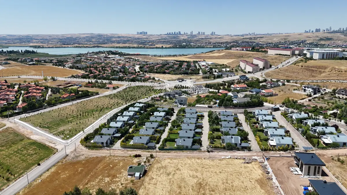 ANKARA GÖLBAŞI’NDA SİTE İÇİNDE 2018 YAPIMI 4+1, 230 M², ÇİFT CEPHELİ VİLLA | KREDİYE UYGUN