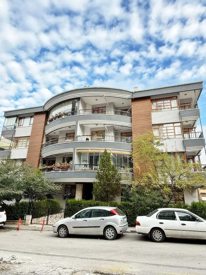 SANCAK MAHALLESİ TURAN GÜNEŞ BULVARI 2+1 FIRSAT DAİRE