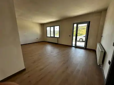 REMAX MID 'DEN YAY/ ADA C TIPI VILLA