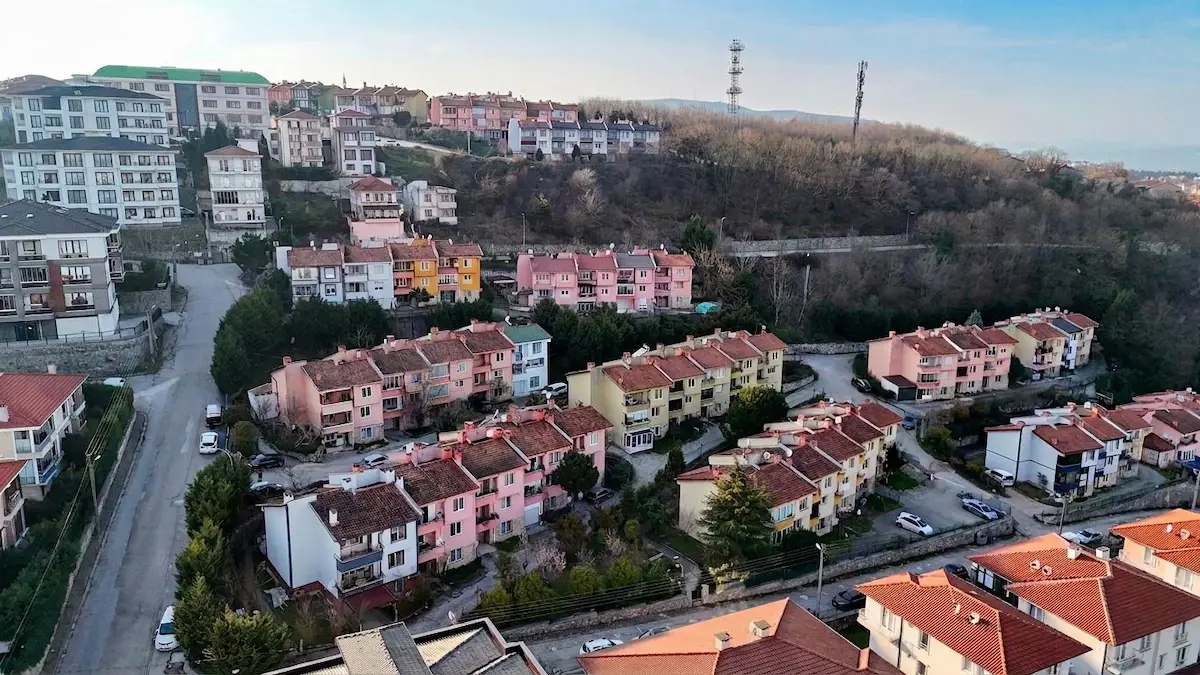REMAX MAVI-ŞELALE PARK YANI ATSO VILLARINDA 6+2 BAHÇE TRIPLEKSI