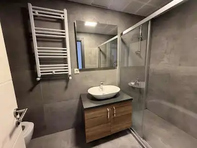 KARŞIYAKA’DA 2019 YAPIMI 2+1 | 3. KAT | BALKONLU | BOŞ KİRALIK DAİRE