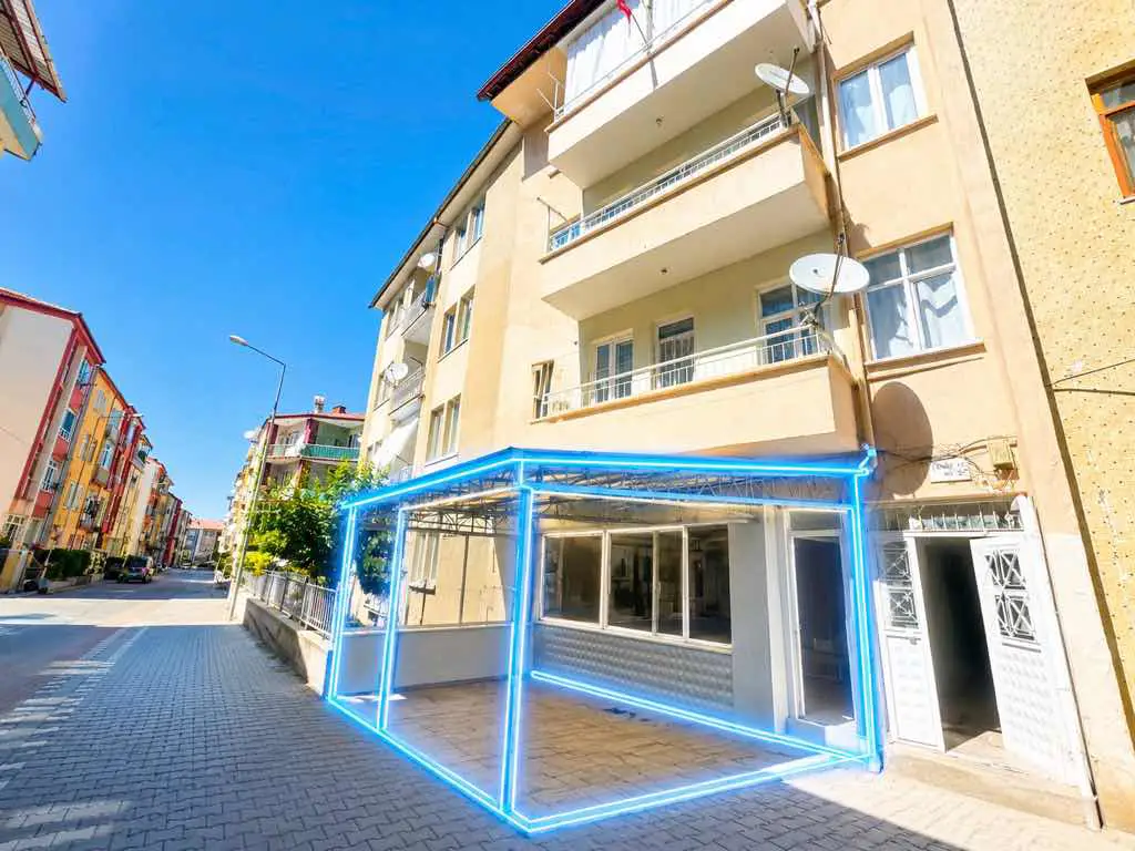 ÇUKURDERE'DE 70 M² GENİŞ CEPHELİ HAZIR KİRACILI İŞ YERİ
