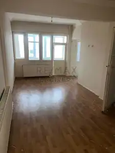 RE/MAX LACİVERT'TEN YUNUSEMRE'DE KİRALIK 2+1 DAİRE