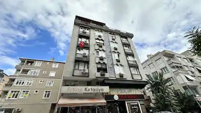 REMAX SERAP ASLANDAN CADDE  ÜSTÜ SATILIK!