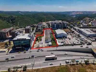 ARNAVUTKÖYDE TABELA DEGERI YÜKSEK ANA CADDE CEPHELI EĞİTİM İMARLI MÜSTAKİL 5866M2 PARSEL 
