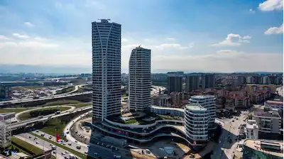 REMAX BEYAZ CENTRAL BALAT 1+1 EŞYALI SATILIK