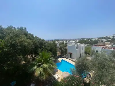 BODRUM  OASİS AVM KARŞISI, SENFONİ SİTESİ EŞYALI 3+1 DUBLEX VİLLA  KİRALIK