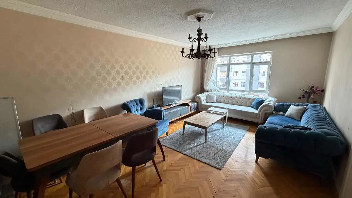 DEMETEVLER MERKEZDE METROYA YÜRÜME MESAFESİ ARA KATTA EŞYALI 3+1 SATILIK DAİRE
