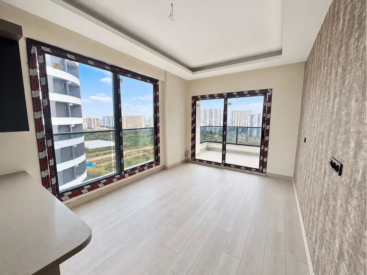 REMAX RİNA'DAN TÖMÜK'TE DENİZE 200M MESAFEDE ULTRA LÜKS 1+1
