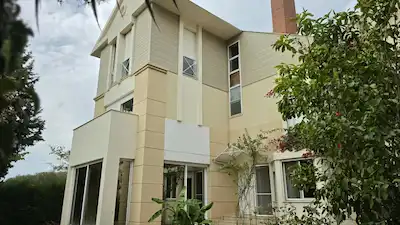 BORNOVA,ORTAKKÖY SİTE SINDE,6+1, TRİPLEKS,LÜKS KİRALIK VİLLA -HAVUZ, KAPALI OTOPARK
