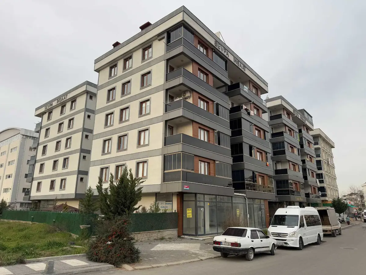 ADİL MH. SİTE BÖLGESİ 3+1 147 M2 BÜYÜK ÜÇ CEPHE SATILIK DAİRE