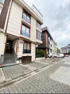 ATAŞEHİR ESATPAŞA GÜLMERCAN SOKAKTA SATILIK 2+1 DAİRE