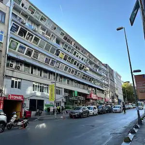 KADIKÖY EFES PASAJINDA YATIRIMLIK SATILIK OFİS