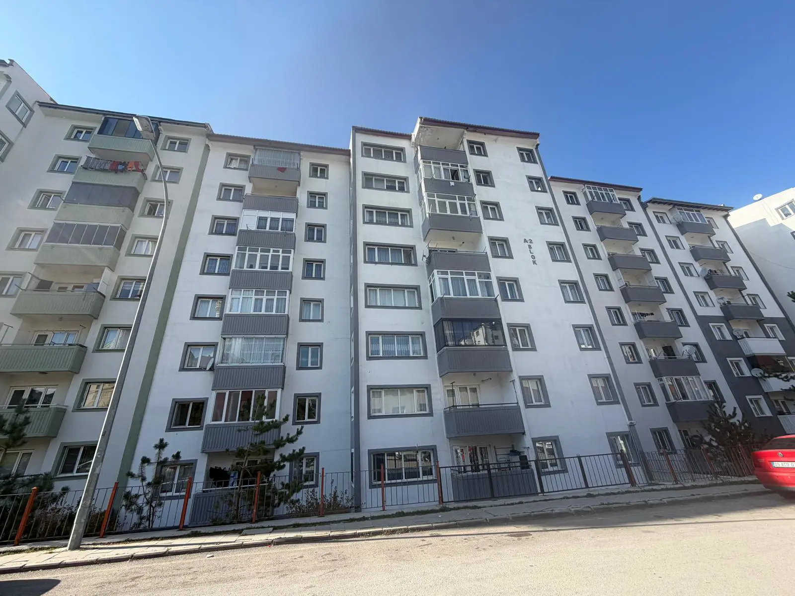 REMAX İLKE'DEN HİLALKENT'TE 3+1 İÇİ YAPILI SATILIK DAİRE