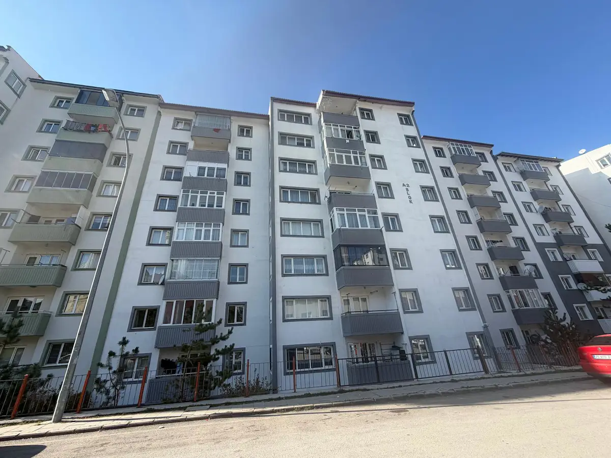 REMAX İLKE'DEN HİLALKENT'TE 3+1 İÇİ YAPILI SATILIK DAİRE