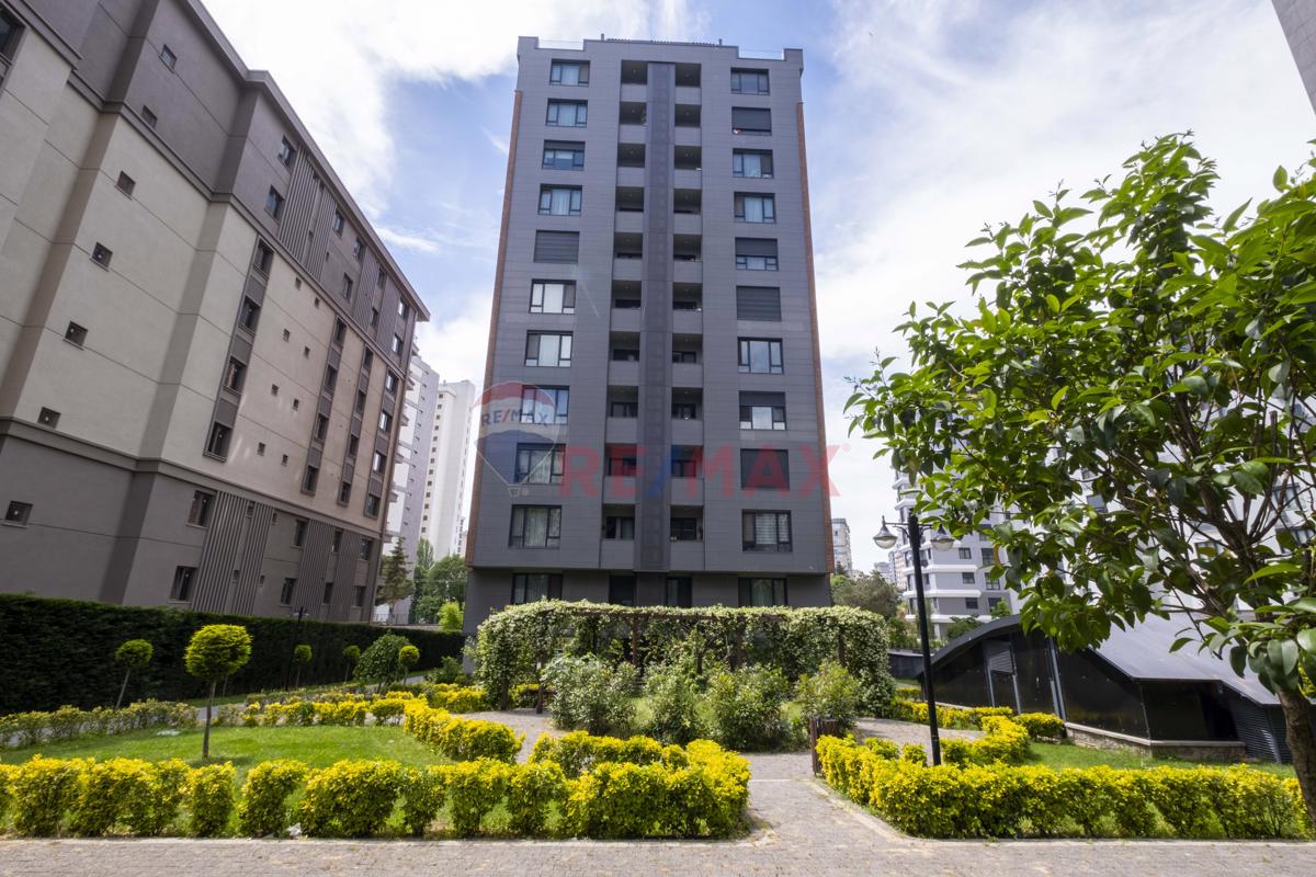 GRENA SUADIYE SITESI SATILIK 5+1 ÇATI DUBLEKSI DAIRE