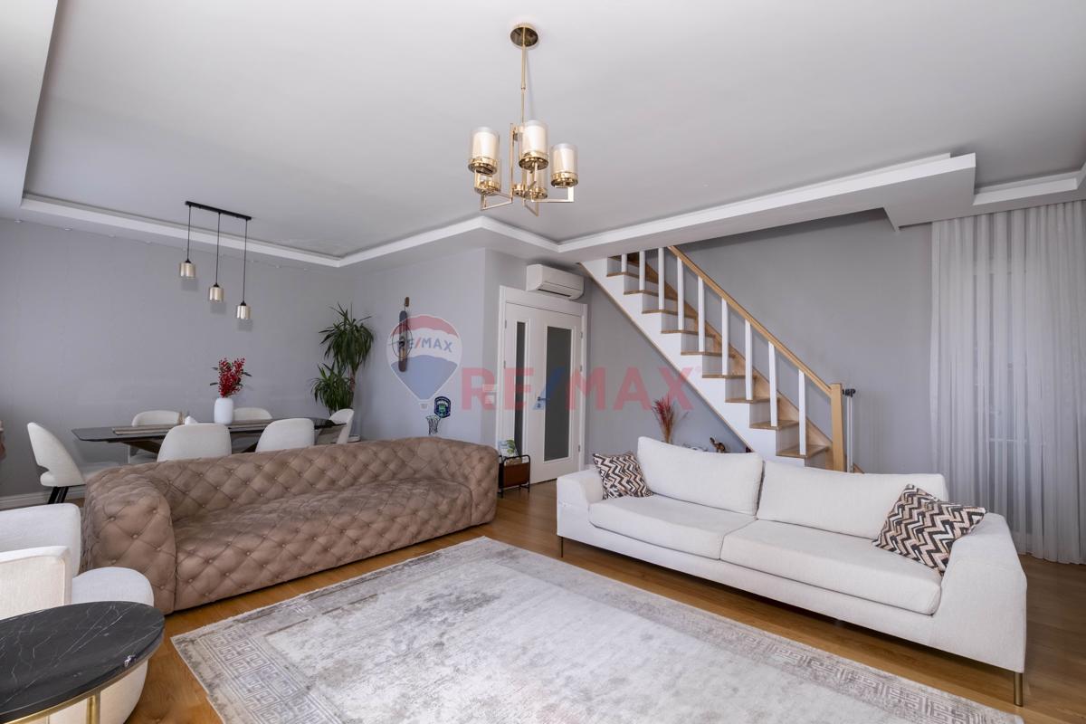 GRENA SUADIYE SITESI SATILIK 5+1 ÇATI DUBLEKSI DAIRE