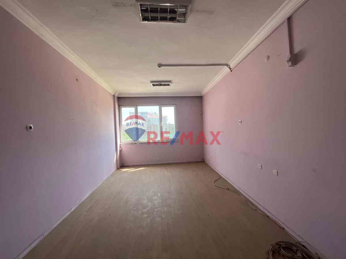 ÖDEMIŞ BANKALAR CADDESI KOMPLE SATILIK DÜKKAN VE BÜROLAR