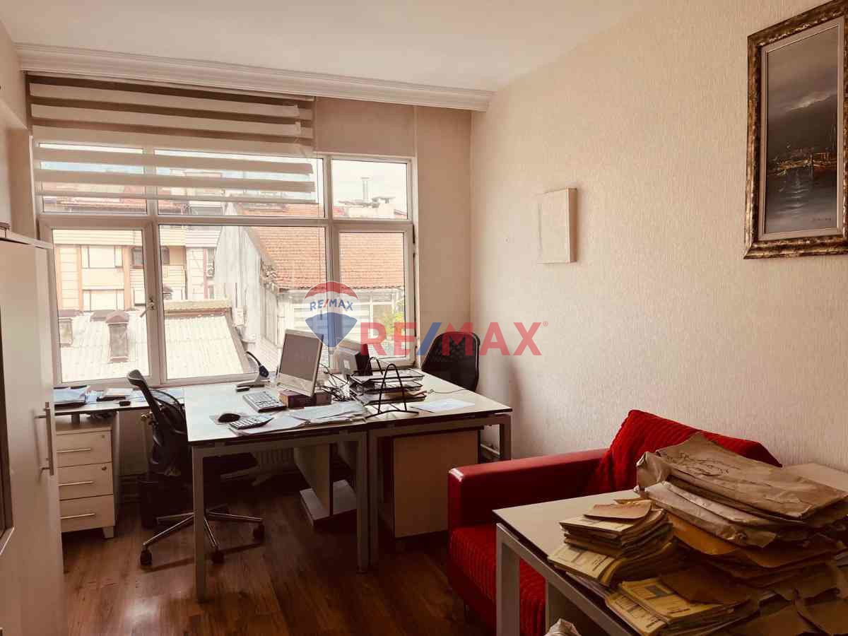 KOCAELI İZMIT KIRALIK BÜRO&OFIS LEYLA ATAKAN CADDESINDE