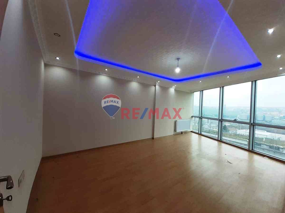 YAKUPLU AMBARLI LİMANA YAKIN KİRALIK 2+1 GENİŞ OFİS