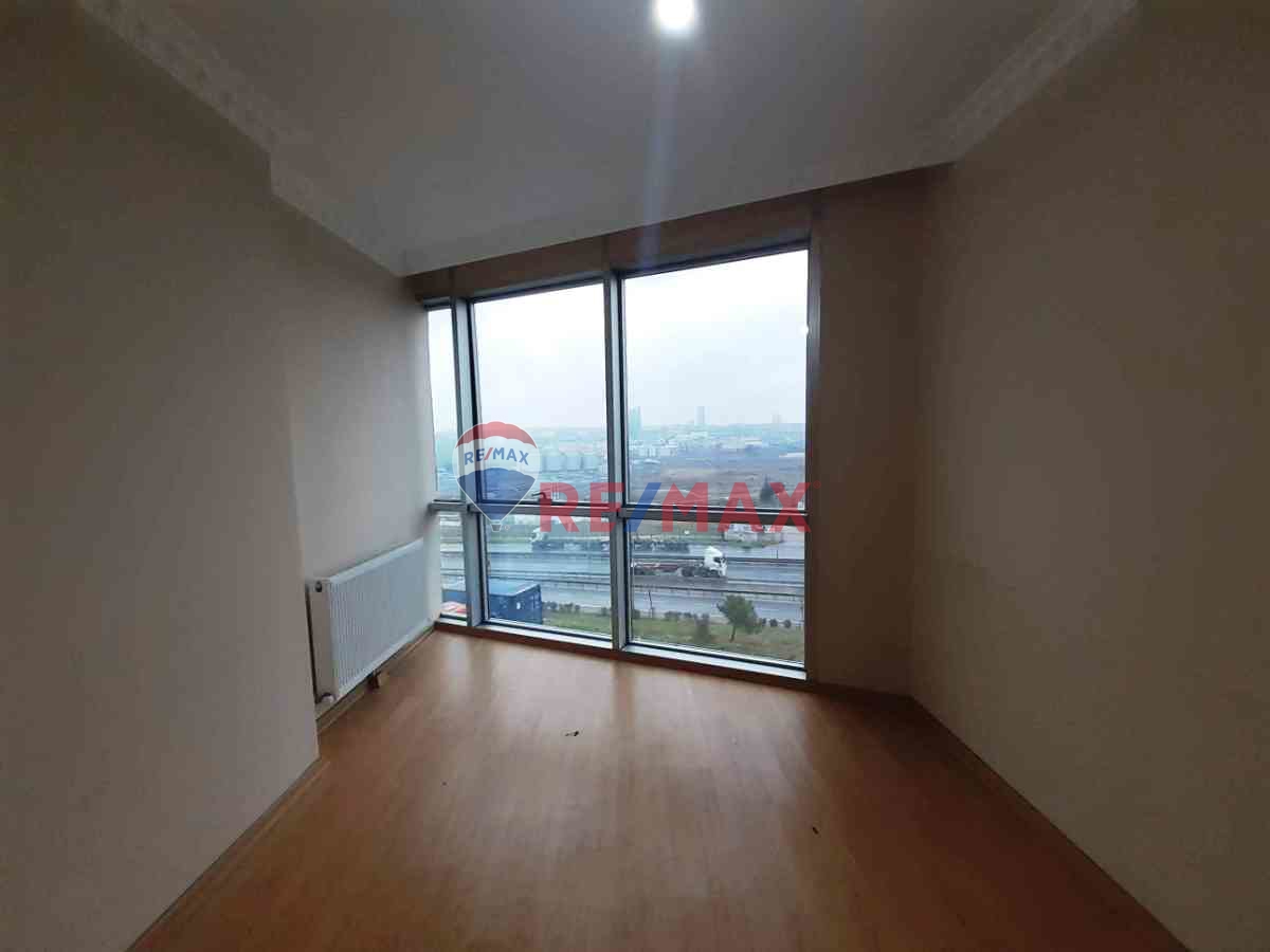 YAKUPLU AMBARLI LİMANA YAKIN KİRALIK 2+1 GENİŞ OFİS