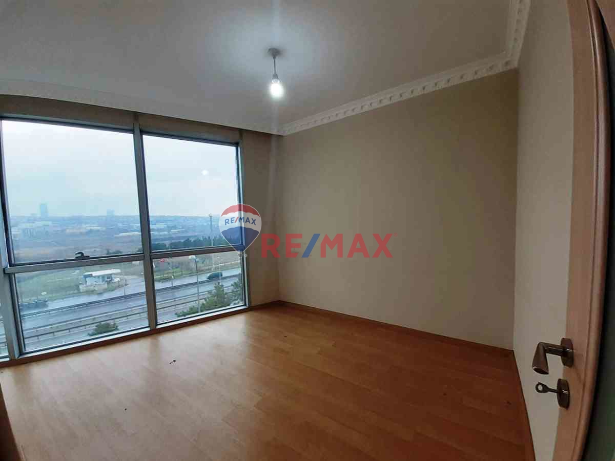 YAKUPLU AMBARLI LİMANA YAKIN KİRALIK 2+1 GENİŞ OFİS