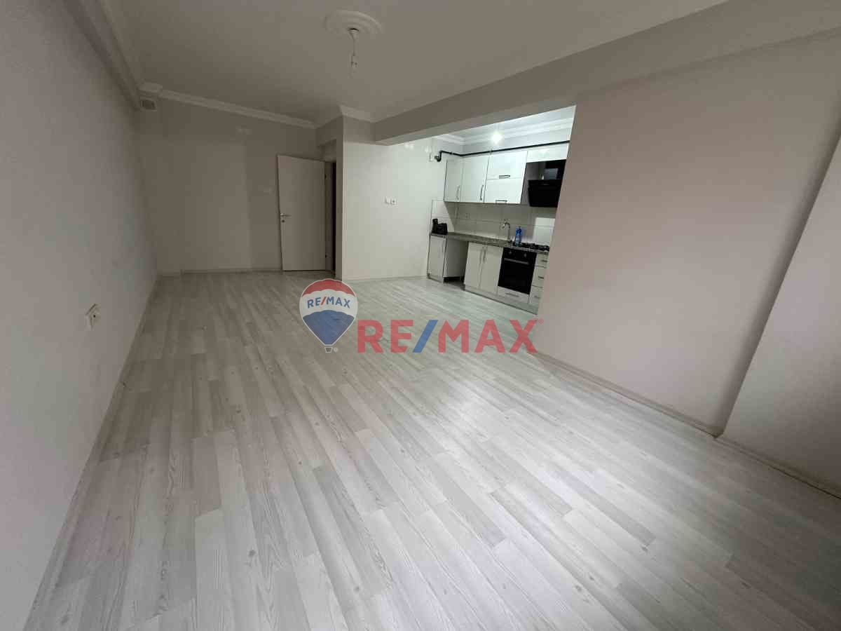 EDIRNE MERKEZ MEYDAN MAHALLESI’NDE BALKONLU GENIŞ 3+1 SATILIK DAIRE!