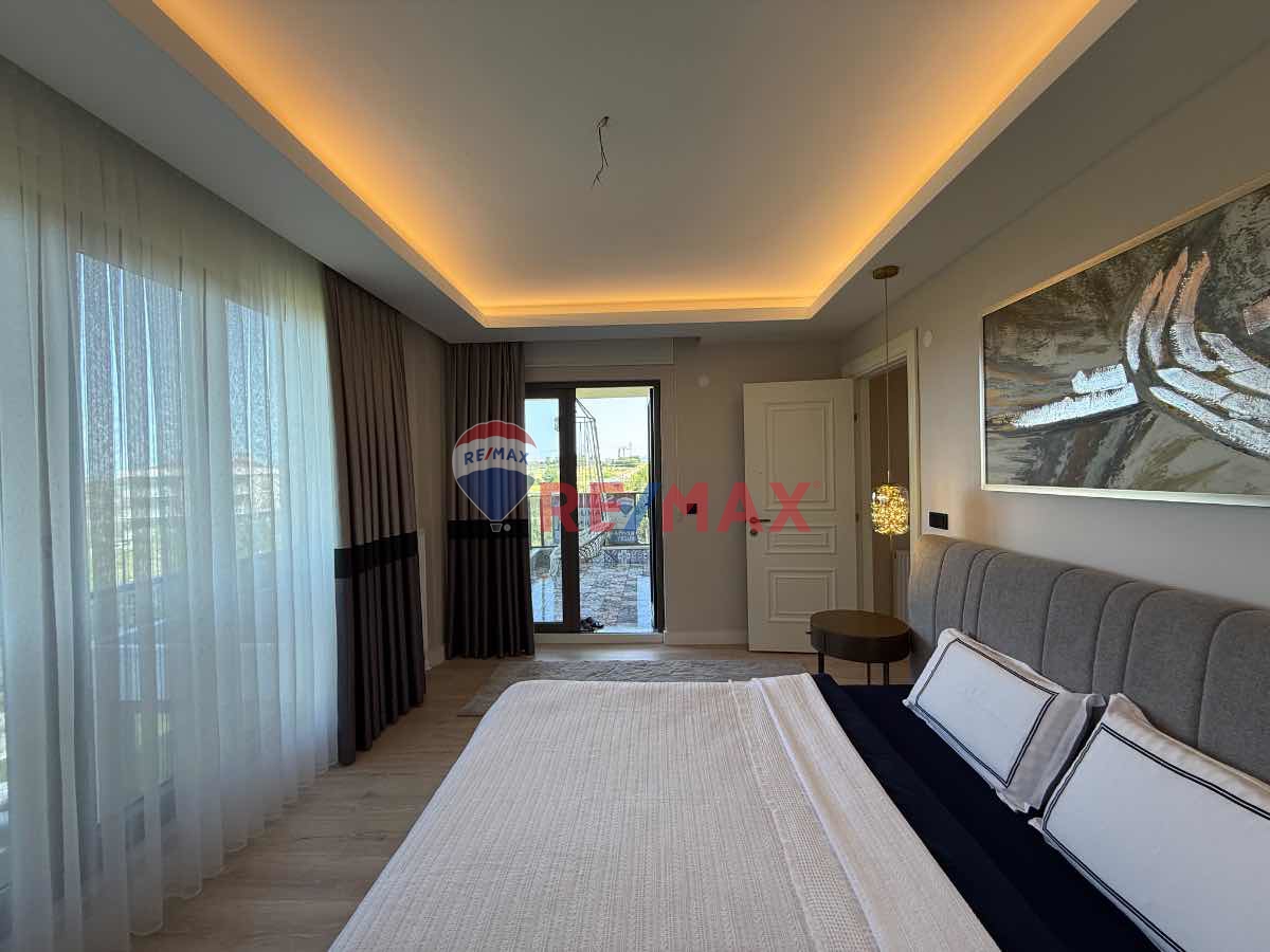 REMAX KUZEY'DEN BÜYÜKOYUMCA'DA EŞYALI ULTRA LÜKS 5+1 VİLLA
