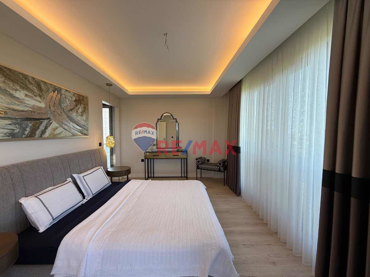 REMAX KUZEY'DEN BÜYÜKOYUMCA'DA EŞYALI ULTRA LÜKS 5+1 VİLLA