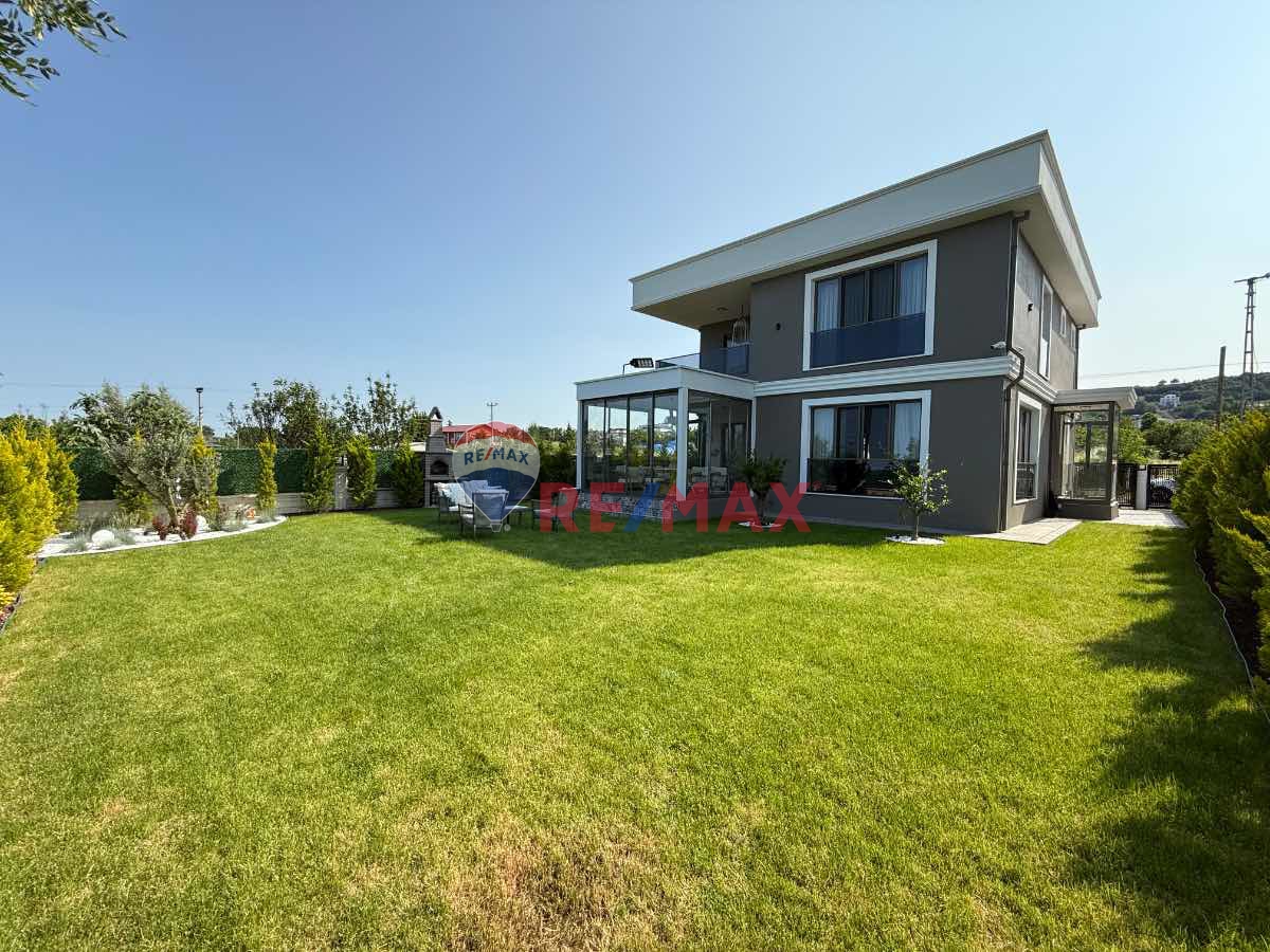 REMAX KUZEY'DEN BÜYÜKOYUMCA'DA EŞYALI ULTRA LÜKS 5+1 VİLLA